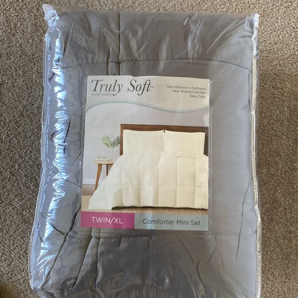 Twin XL 2 piece comforter set; gray